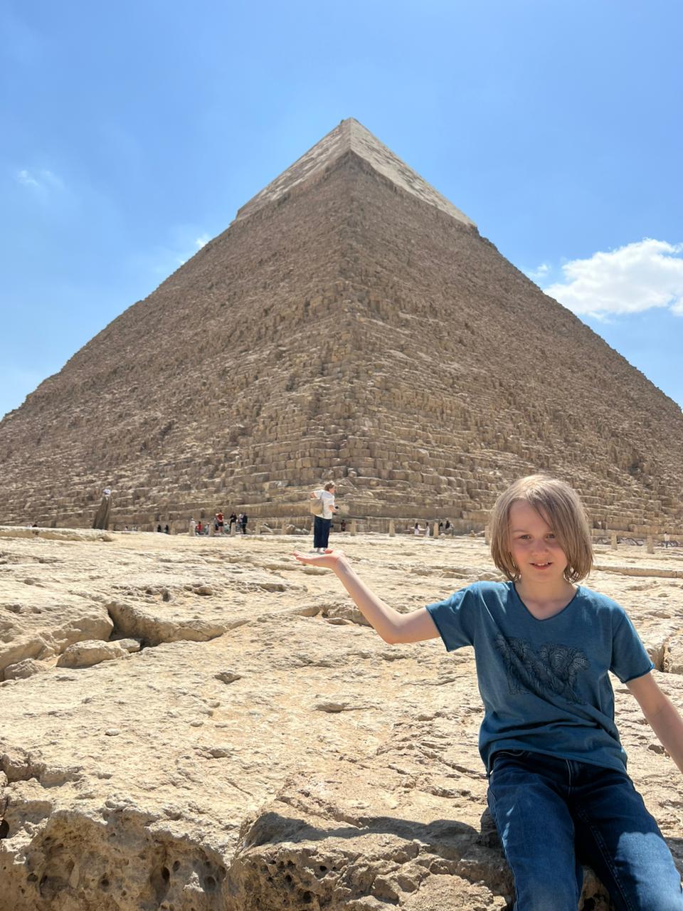 e7ff2bd9-fad7-49c6-bfbb-f7456e67933f